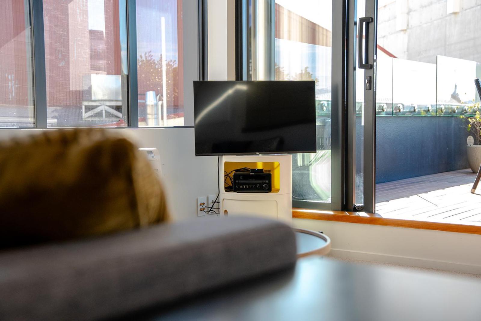 Deluxe Inner-City Apartment On Moray Dunedin Exteriör bild